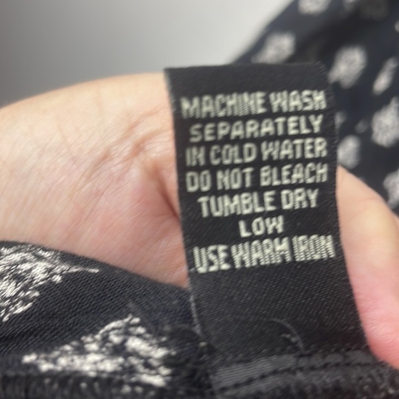 Millenium Black and Coral (Paisley & Tribal Print Design) Gauzy Dress size L - Picture 8 of 10